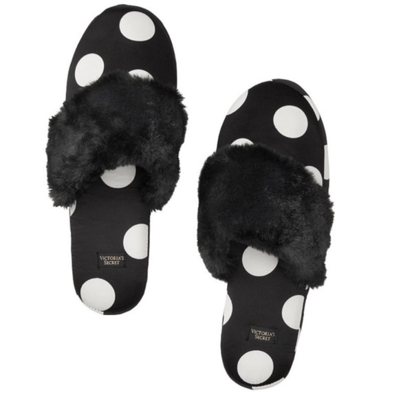 🆕🖤 VS Signature Satin Slippers 🖤🆕 - Picture 2 of 2